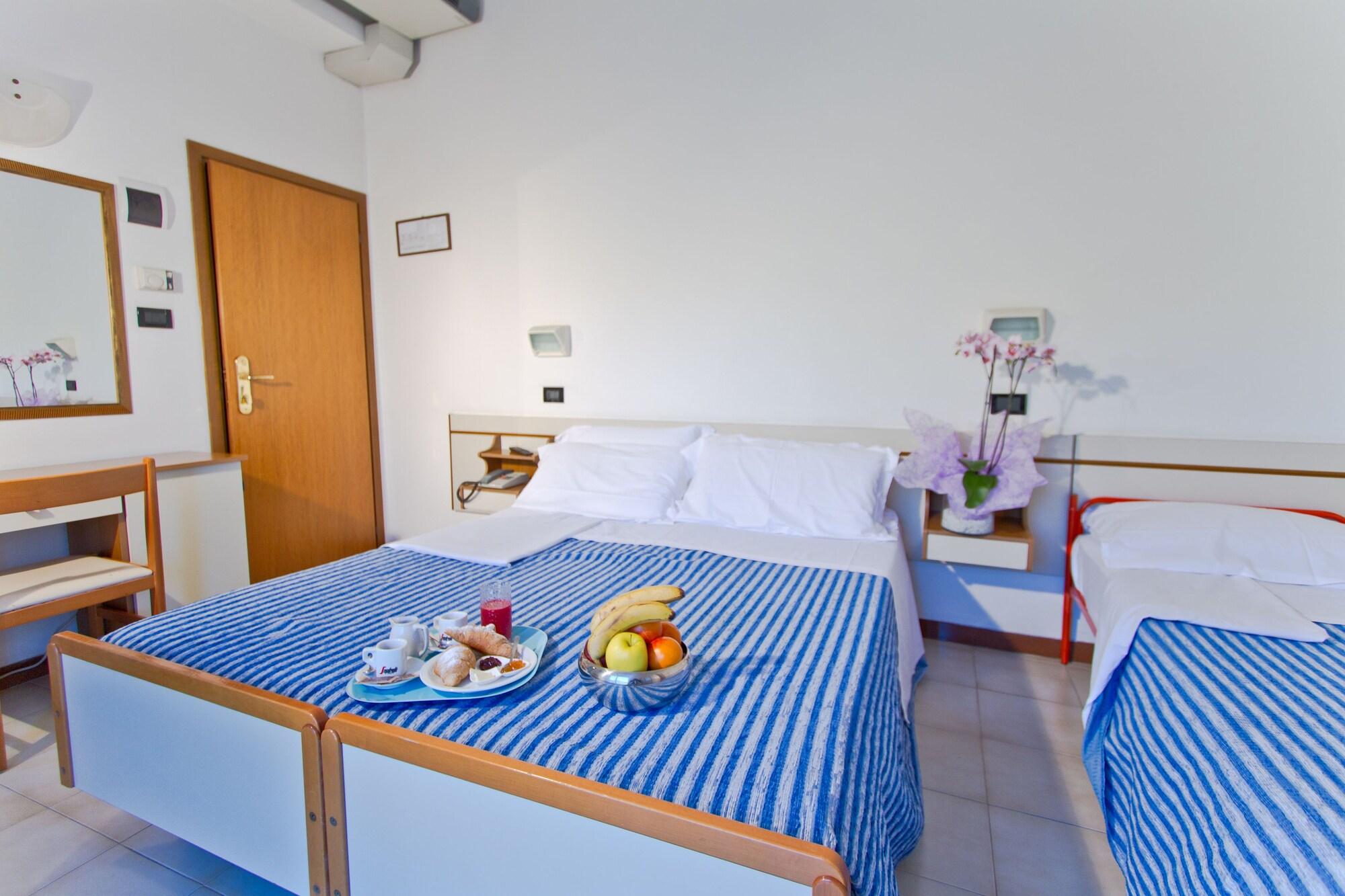Hotel Montecarlo Rimini Bagian luar foto