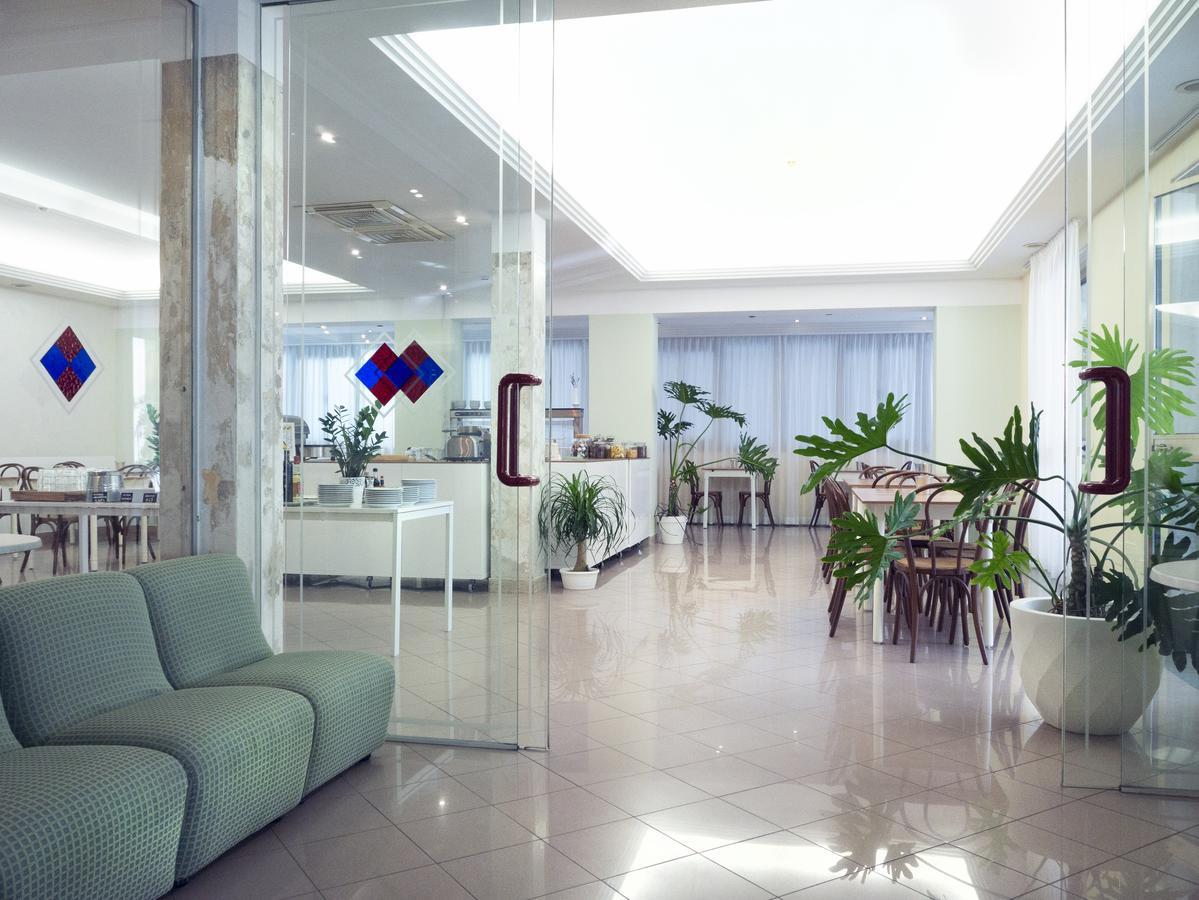 Hotel Montecarlo Rimini Bagian luar foto