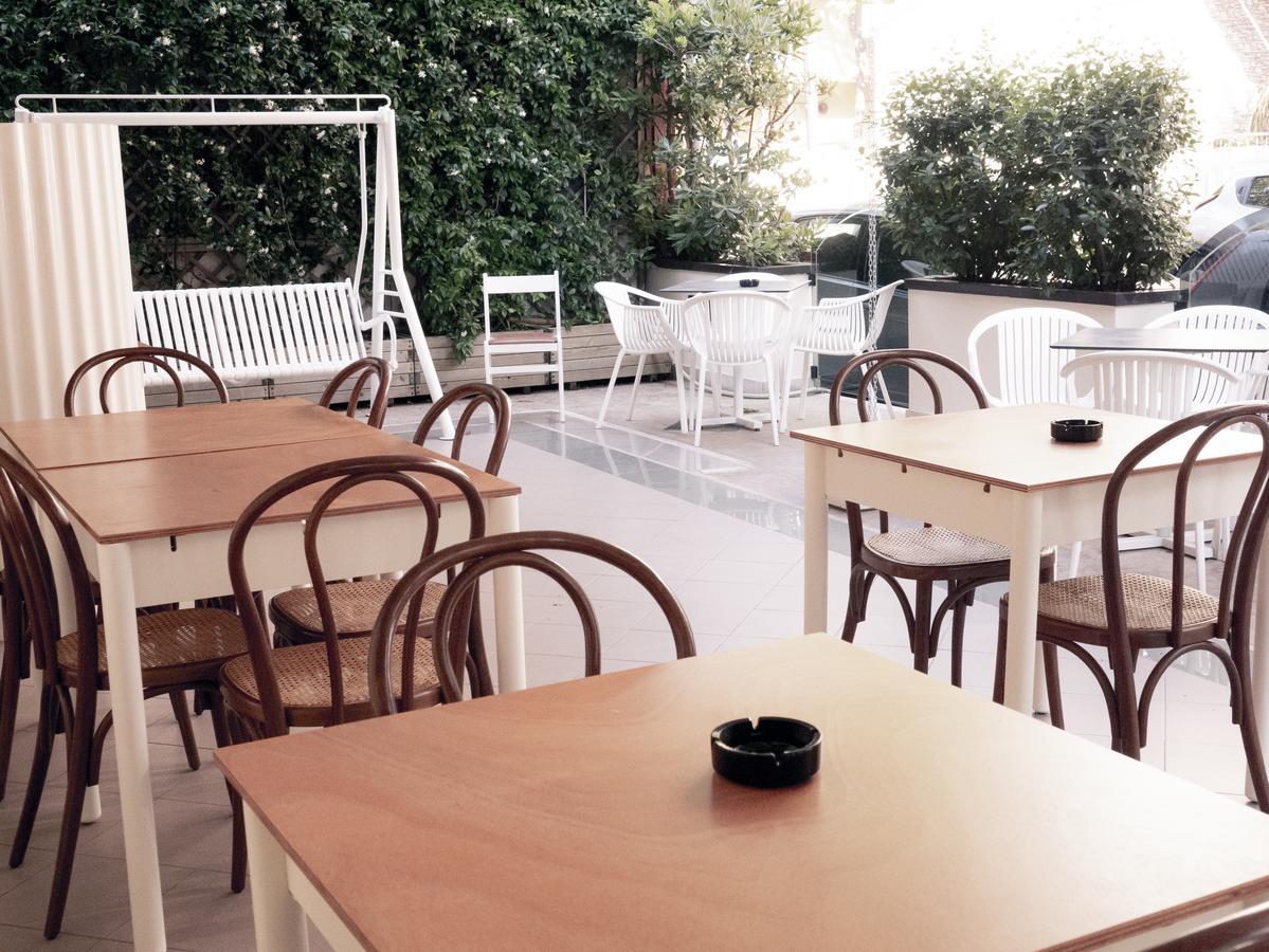 Hotel Montecarlo Rimini Bagian luar foto